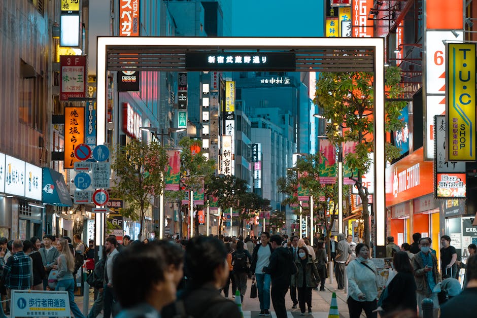 Golden Gai narrow bar alley in Shinjuku Tokyo - tokyo nightlife guide
