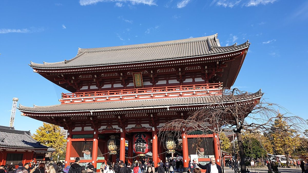 Senso-ji temple in Asakusa with Tokyo Skytree behind, a family sightseeing area