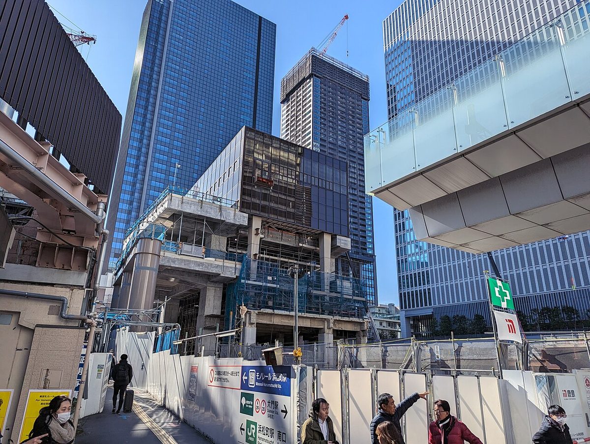 Hamamatsucho Station, the city-end terminus of the Tokyo Monorail