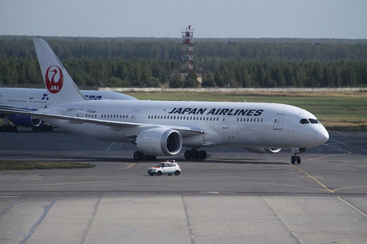 Japan Airlines Boeing 787 Dreamliner aircraft