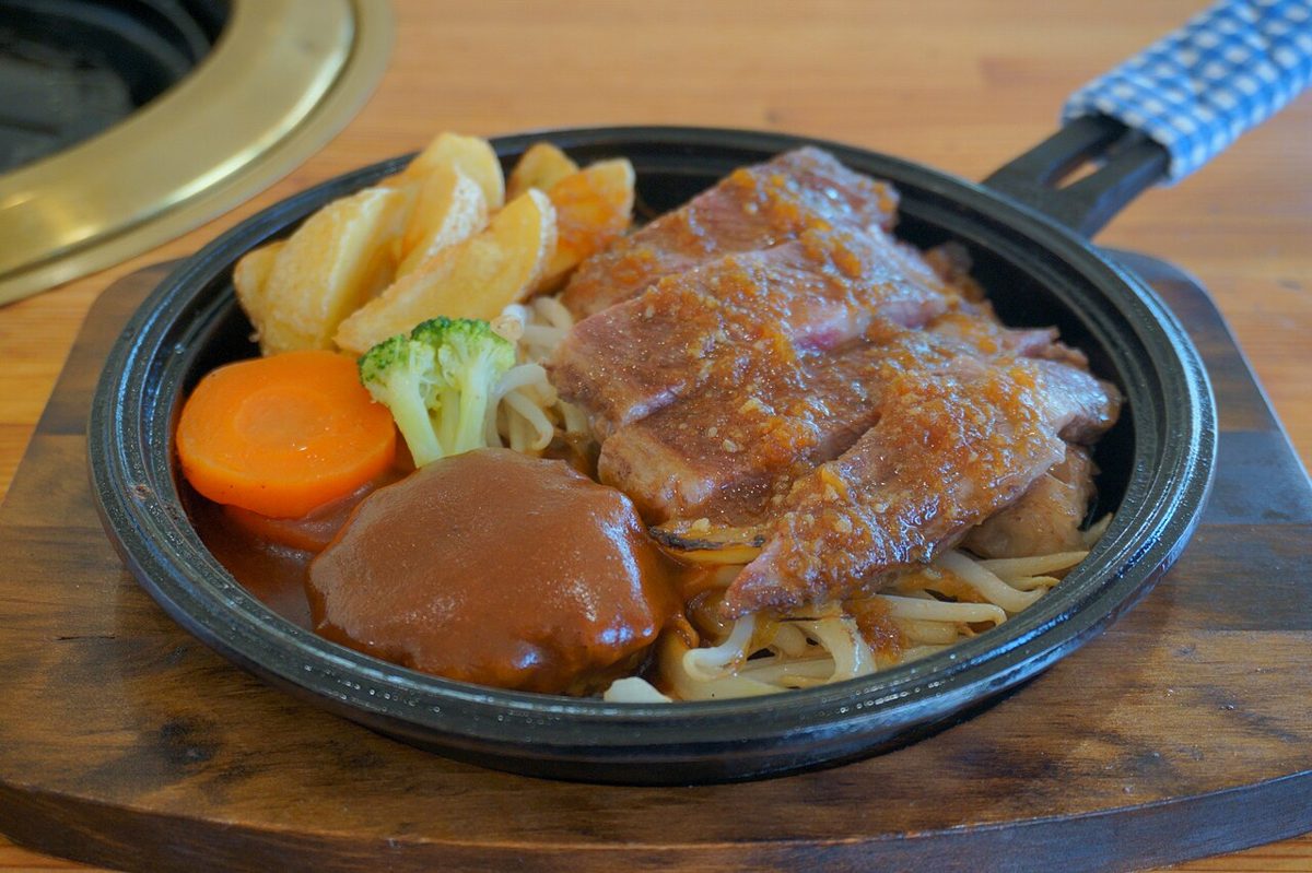 Japanese hamburg steak plate